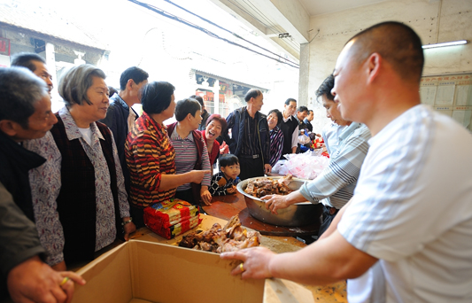 均安“太公分豬肉”，派送千余份！