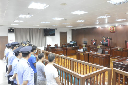 震懾販毒分子，順德公開宣判8起毒品案