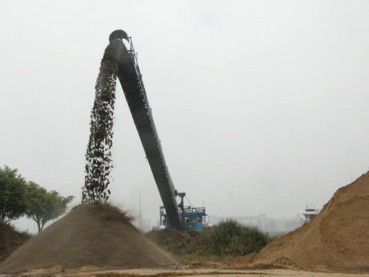  順德水上突擊檢查，“偷砂賊”無處可逃