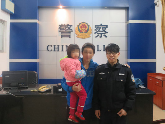 溫暖PK寒凍！警察雨夜奔走助四歲小孩尋家