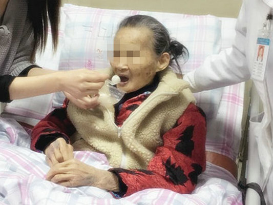 湯圓顯溫情，照顧特殊群體用阿膠糕做餡