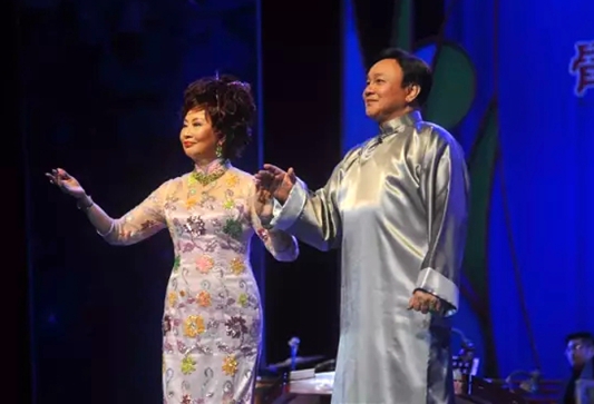 大明星撐場！難怪這場粵曲晚會這么嗨