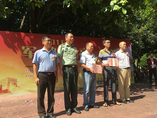 軍人畫筆下：軍旅與藝術(shù)，血性與柔情　　
