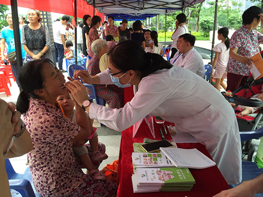 傳承長征精神，開展義診為市民送健康