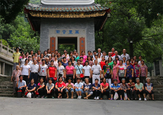 慰問離退休職工活動(dòng)，關(guān)愛當(dāng)下的元老