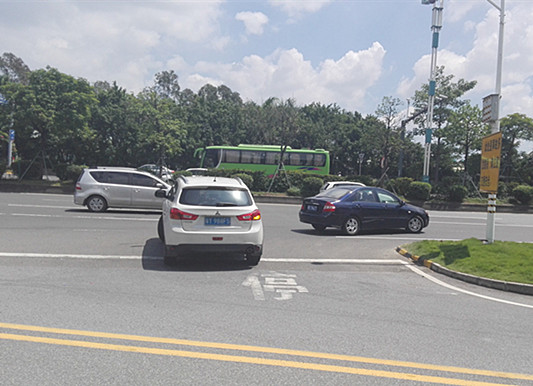 堵堵堵！三樂(lè)路每天塞車(chē)4小時(shí)怎么破？