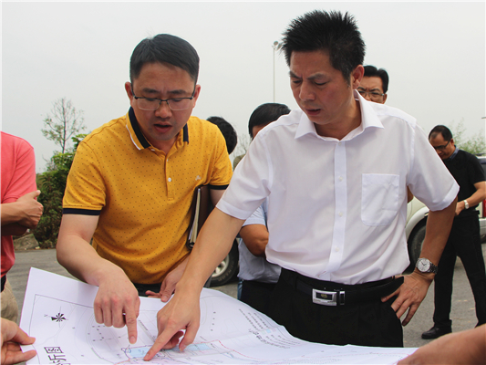 督查重點工程建設，區長現場要時間表