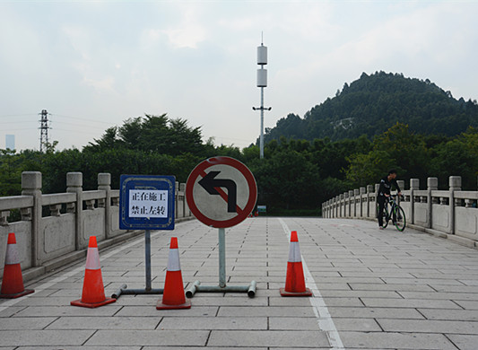 順峰山公園改造后，明年5月將鳳凰花開