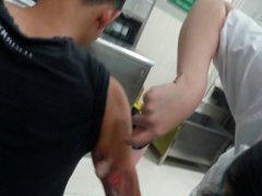 英勇無畏！順德緝毒警察玩了命追捕毒販