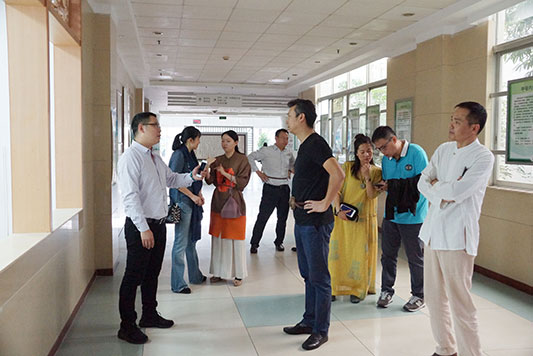 我國著名專家齊聚北滘醫院進行參觀指導