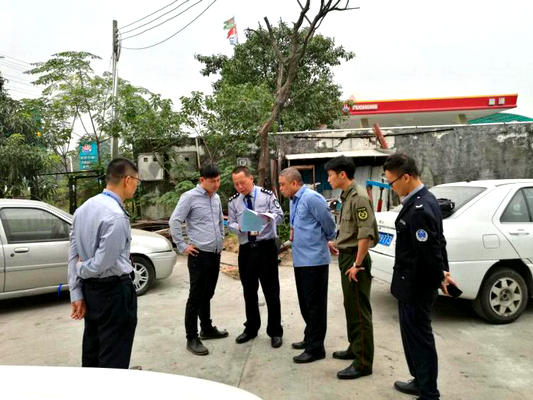 北滘：重拳出擊，查封違規作業汽修廠