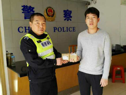 正能量！“危急時刻”警察蜀黍出現了