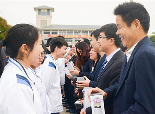 班主任辛苦了！一中為班主任設立節日