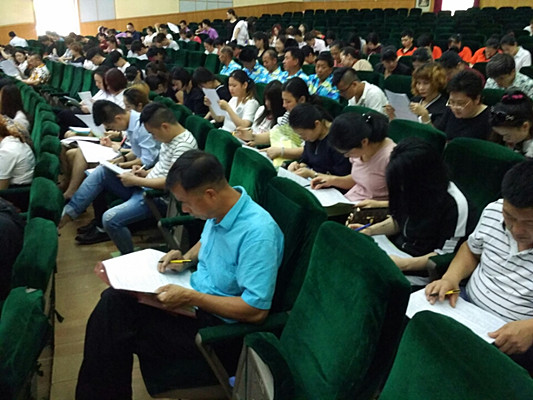 勒流：上課啦！400多名從業人員培訓