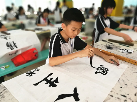 會(huì)書法又懂法的小朋友，簡(jiǎn)直不要太贊！