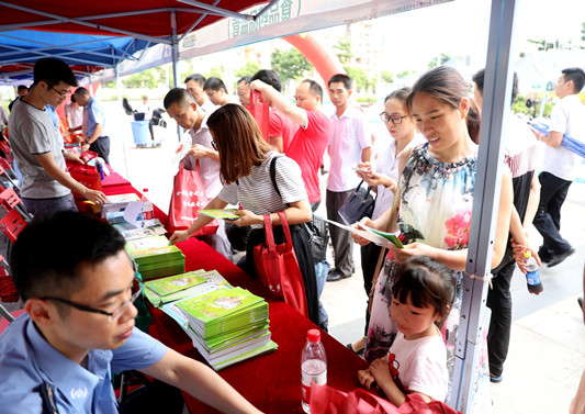 近百市民咨詢，食品安全知識(shí)學(xué)出來！