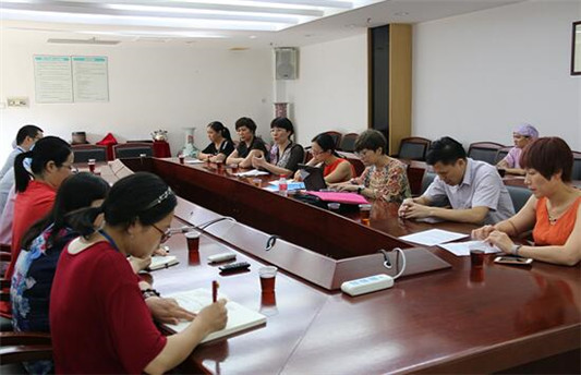 孕產(chǎn)婦搶救演練有條不紊，專家贊不絕口
