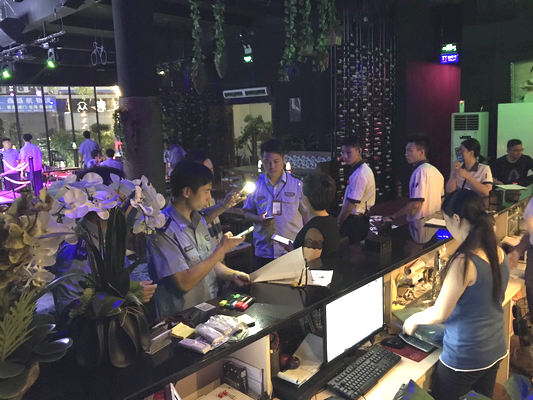 龍江：酒吧駐唱很正常？沒辦手續就要查