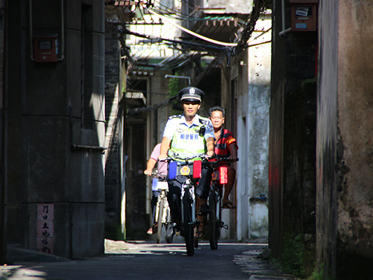 右眼新聞：十年“單車”守護(hù)