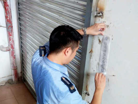 未經檢驗擅自安裝吊籠運貨？封停+立案