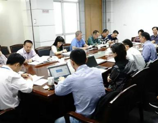 容桂：華師來指導，做好精品課程建設工作