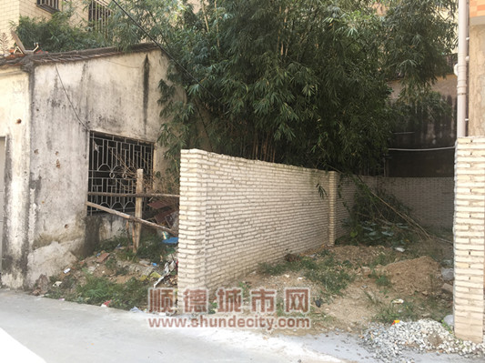 公共區(qū)域加建圍墻？為何不屬違建……