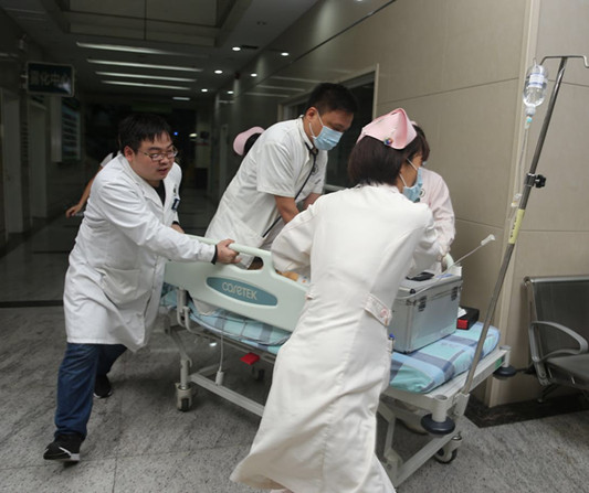 醫護接力1小時30分，助她跑贏“死神”