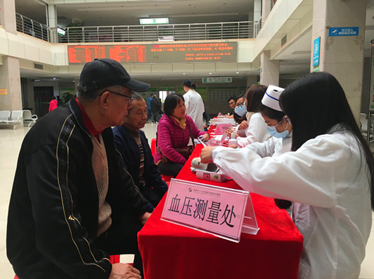 義診來啦，呼吸系統疾病病人做好保暖喔