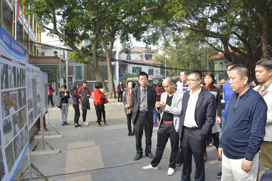 龍江人大代表仔細視察，更好地獻智出力