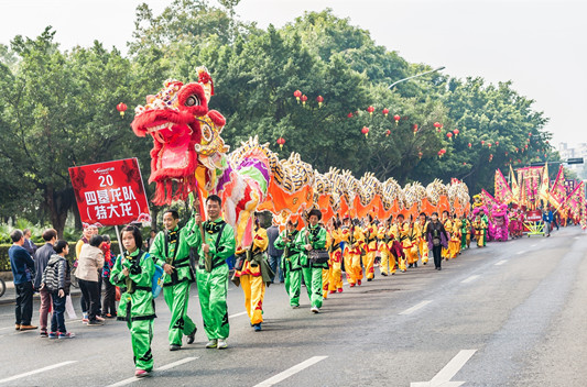 年味情濃時！容桂龍獅巡游再度“圈粉”