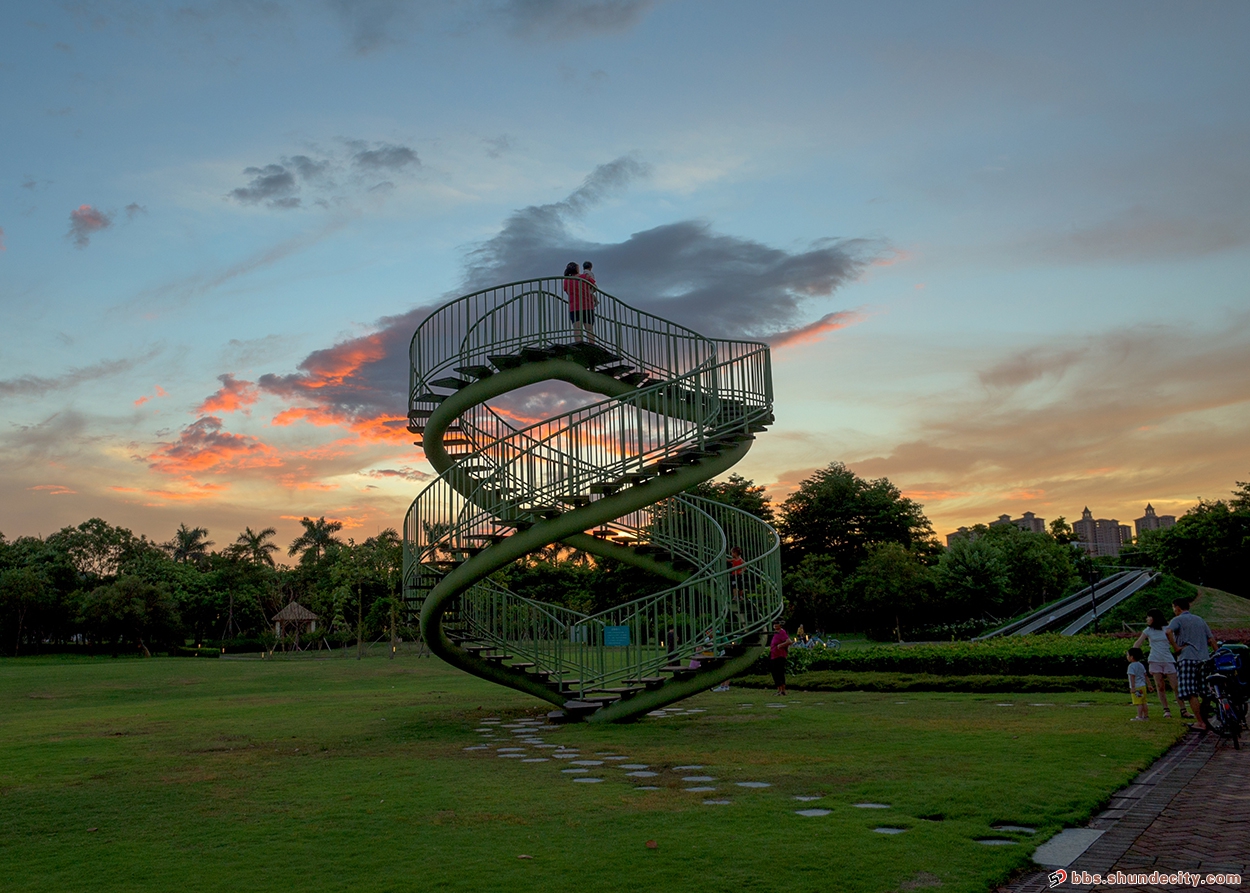 在桂畔胡濕地公園賞晚霞