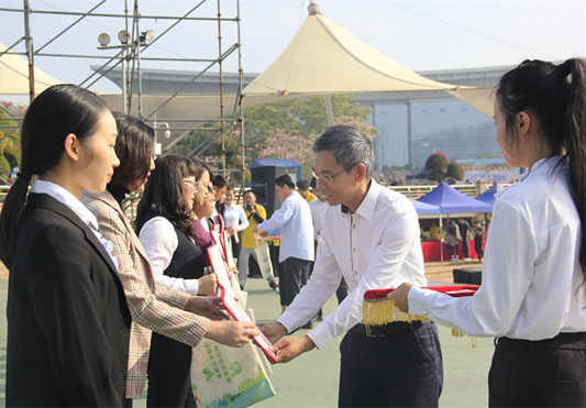 踐行憲法精神，順德人大助法治順德建設(shè)