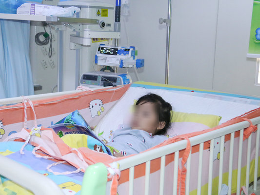 5歲女孩模仿動畫片情節，險丟性命！