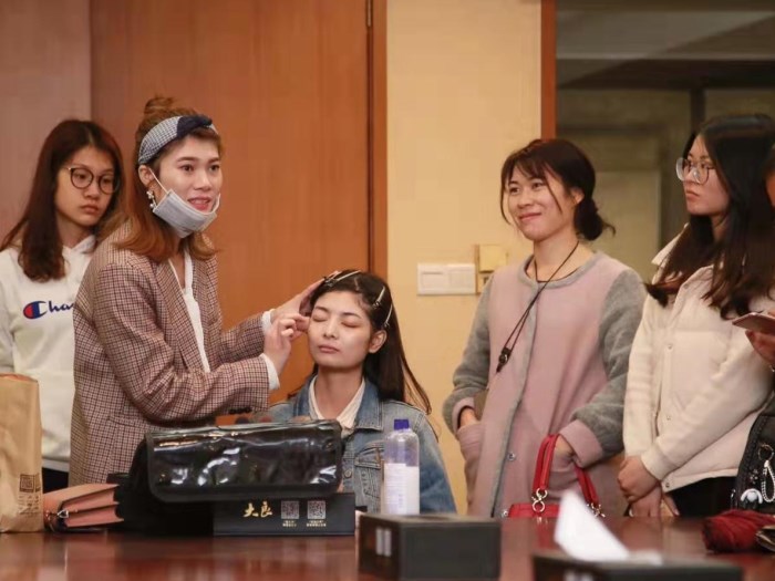 大良：做精致女人，“三八”快樂過節