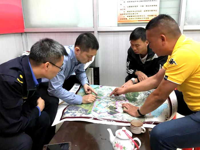 龍江：走訪各村居，解決環境衛生問題