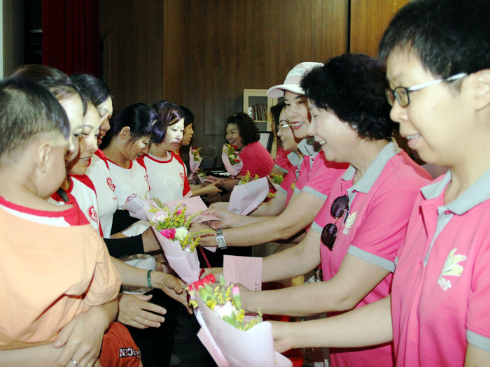 大良：社會齊參與，多場活動情暖母親