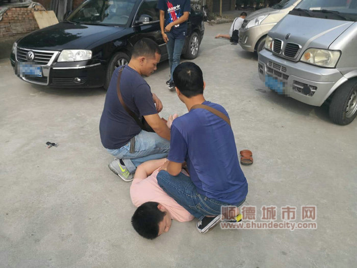 均安案例中起獲假煙現(xiàn)場照片.jpg