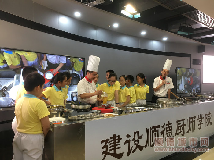 美食教學(xué)現(xiàn)場.jpg