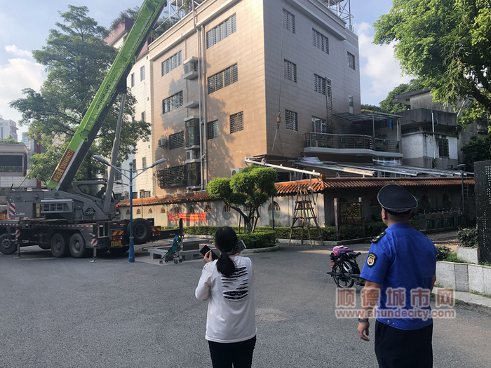“快查快處”！容桂3小時拆除一違建物