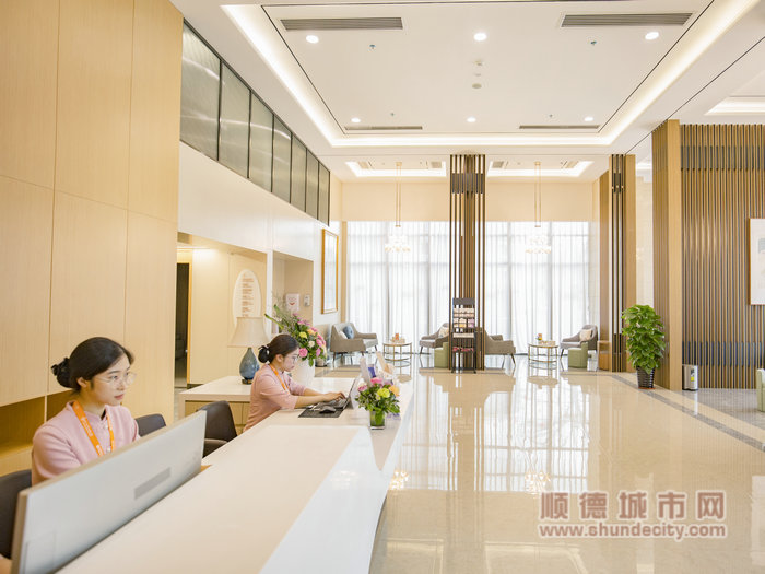 順德愛博恩婦產(chǎn)醫(yī)院大堂.jpg