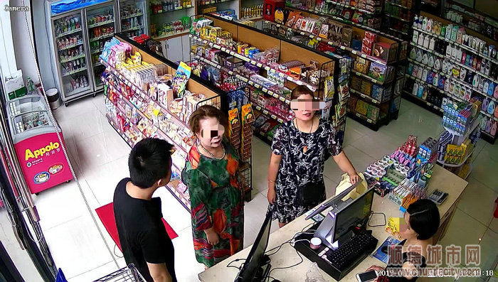 打扮光鮮亮麗的男女竟是小偷_副本.jpg
