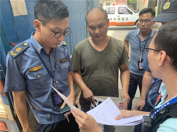 容桂突擊檢查村級工業(yè)園，查扣兩輛非法車輛