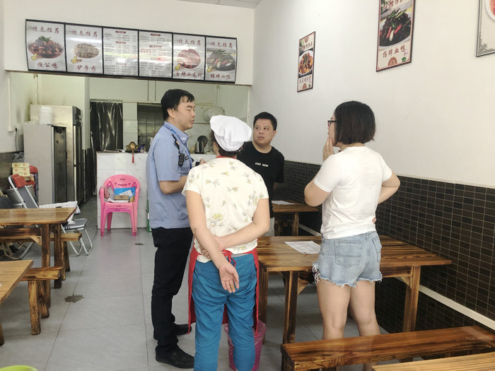 絕不手軟！北滘開展無證餐飲查處行動