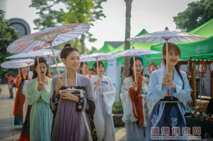 漢服巡游_副本.jpg