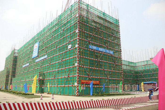 華南師范大學附屬順德北滘學校初中部教學樓預計于今年10月底可以封頂。.jpg