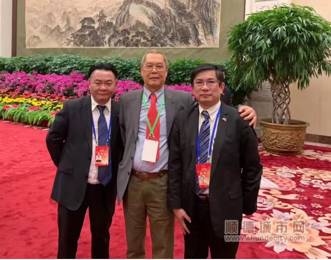順德鄉親霍明祥（圖中）周賢忠  （圖右一）.png