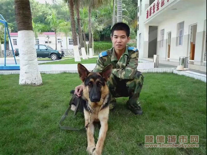 羅劍輝在部隊時的照片 (1).jpg