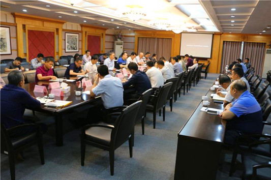 順德召開第三季度城管工作會議查擺問題