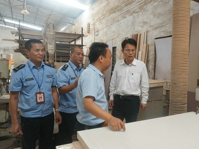 輪番作戰！王勇帶隊開展村改聯合執法