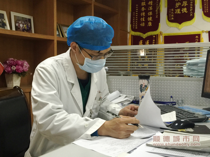 工作中的廖耀華_副本_副本.png